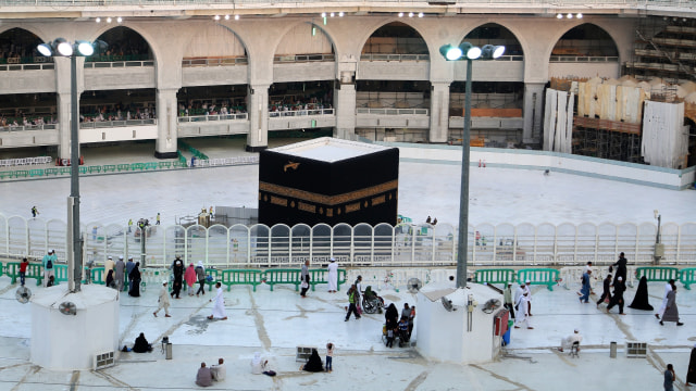 Foto: Suasana Area Sekitar Ka'bah yang Kosong Jemaah