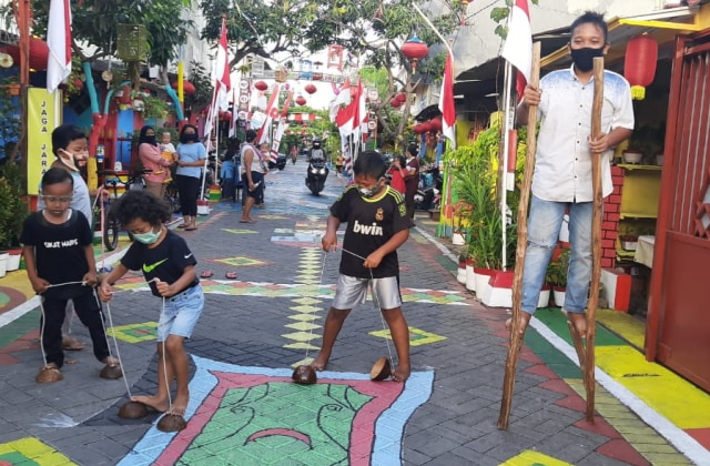 Sambut 17an, Warga Mulyorejo 'Sulap' Kampung dengan Nuansa Wuhan