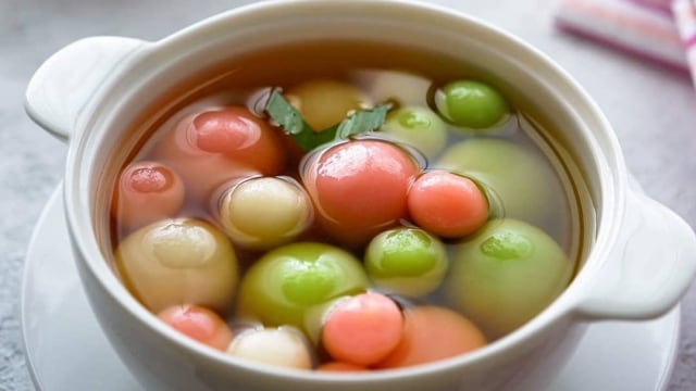 Sejarah Festival Dongzhi, Tradisi Makan Tangyuan Bersama Keluarga