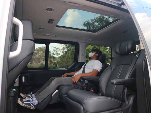 Cara mobil Hyundai STARIA Manjakan Keluarga Indonesia