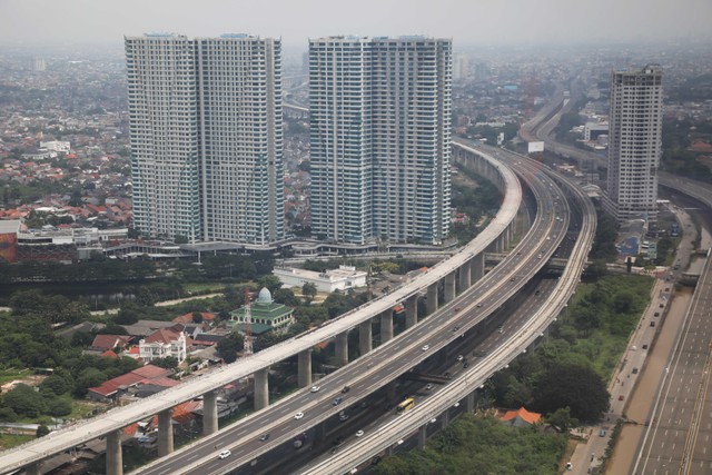 Luhut Pastikan KA Argo Parahyangan Ditutup saat Ada Kereta Cepat