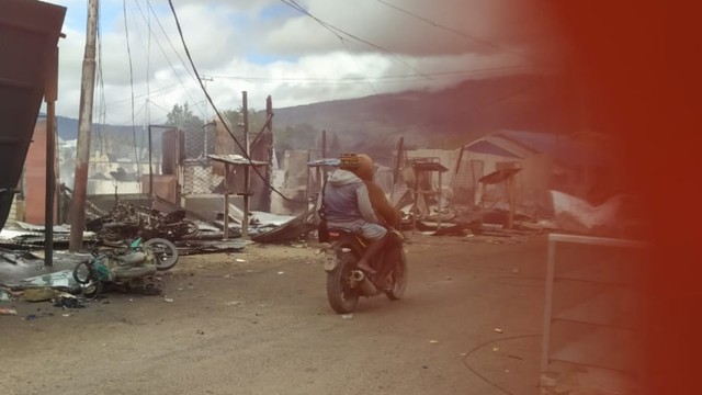 Amuk Massa di Dogiyai, 2 Prajurit TNI Terluka Dipanah, Bakar Ruko dan Rumah