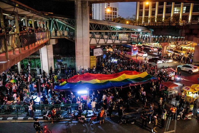 Calon Kuat PM Thailand Hadiri Parade LGBT, Janji Sahkan Pernikahan Sejenis