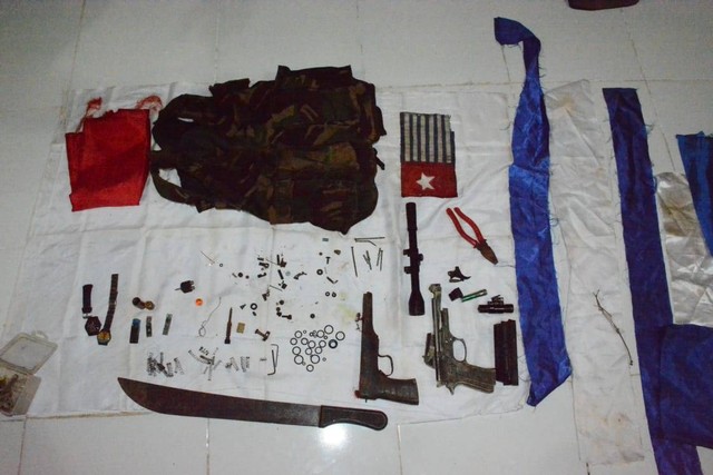 satgas-damai-cartenz-gerebek-markas-kkb-sita-senpi--bendera-bintang-kejora