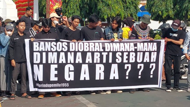 BEM SI Nobatkan Jokowi Sebagai Presiden Perusak Demokrasi Paling Kejam