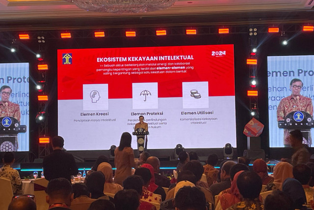 Menkumham Yasonna Laoly Luncurkan Desain Baru Paspor RI, Mulai Edar Agustus 2025