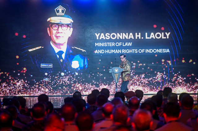 Menkumham Yasonna Laoly Luncurkan Desain Baru Paspor RI, Mulai Edar Agustus 2025
