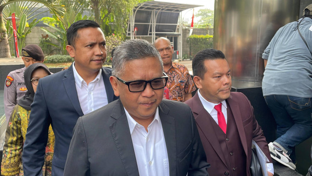 Hasto Tiba di KPK, Diperiksa Terkait Kasus Suap Jalur Kereta Api