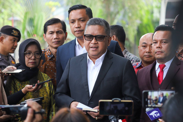 Hasto : Terima Kasih Partai Buruh & Gelora, Kami Tersenyum