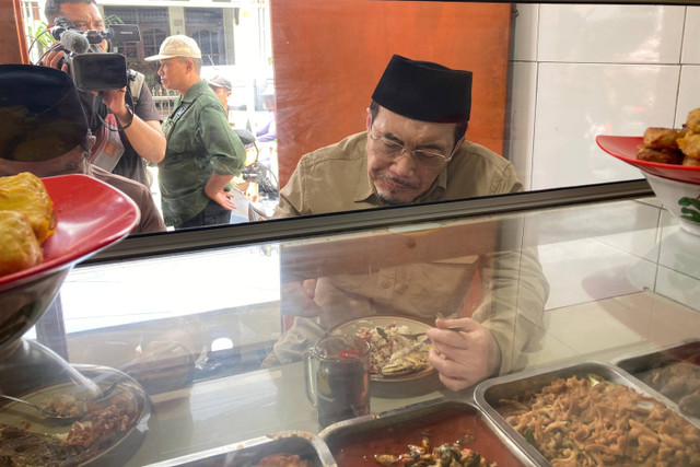 Suswono Dorong Warteg di Jakarta Kantongi Sertifikasi Halal
