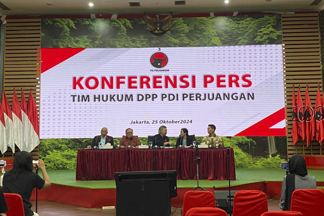 Tim Hukum PDIP: Prabowo Yes, Gibran No