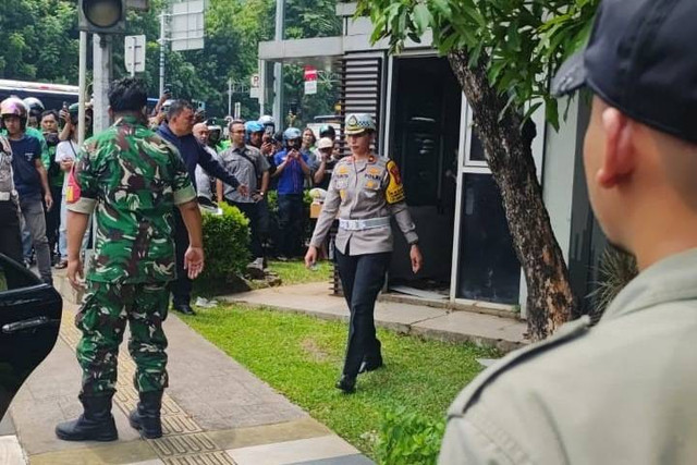 warga-soal-penyanderaan-anak-di-pejaten-turun-dari-taksi-diseret-ke-pospol