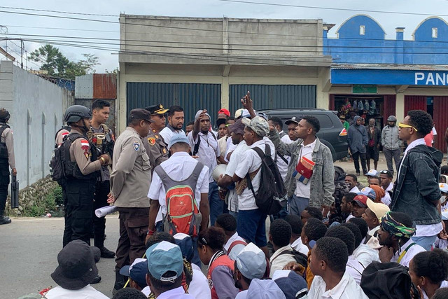 PDIP soal Pelajar Papua Demo Tolak MBG: Mereka Butuh Tempat Belajar