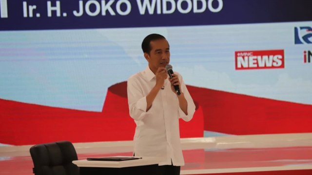 Jokowi Bantah soal Earphone dan Pulpen di Debat: Fitnah Enggak Bermutu