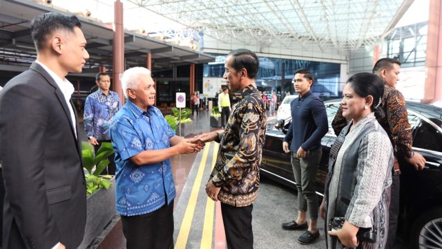 Jokowi Jenguk Ani Yudhoyono, Disambut Hatta Rajasa dan AHY