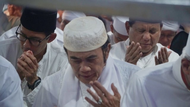 Foto: Lautan Massa Prabowo-Sandi Putihkan GBK