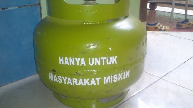 anggota-polri-asn-pakai-lpg-subsidi-3-kg-kapolda-sulbar-nggak-malu
