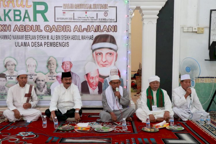 Hadiri Haul di Pembengis, Wabup Amir Ajak Masyarakat Teladani Para Ulama