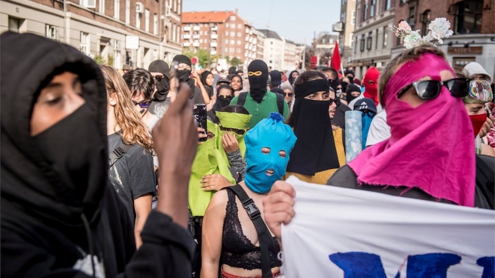 Perempuan Denmark Dipaksa Lepas Cadar dan Didenda Rp 2,3 Juta