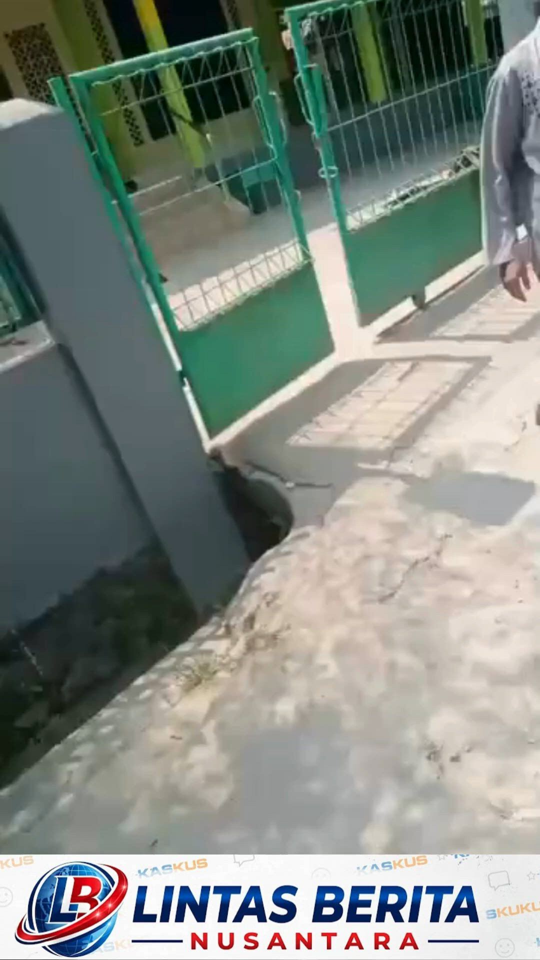 https://c.kaskus.id/media/videos/thumbnail/14i2t_thumbnail.jpg