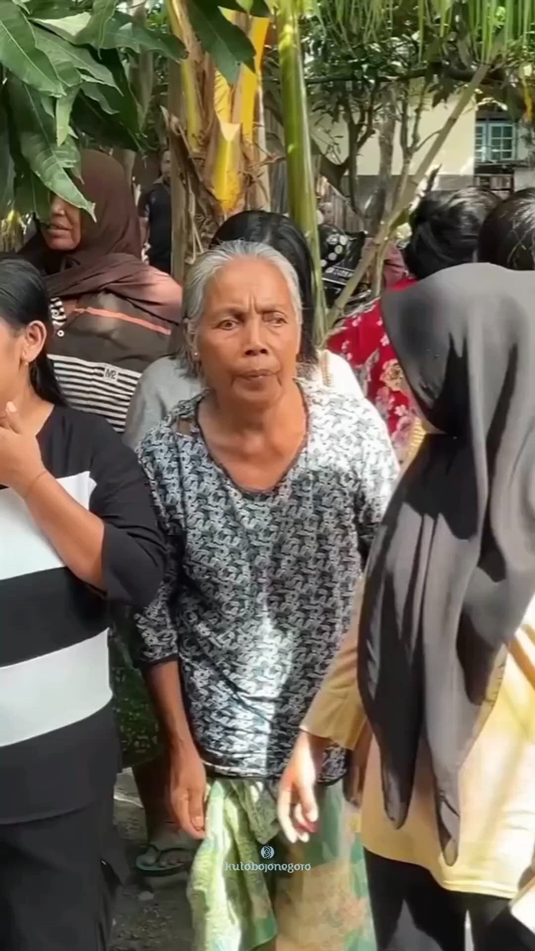 https://c.kaskus.id/media/videos/thumbnail/2ocy6_thumbnail.jpg