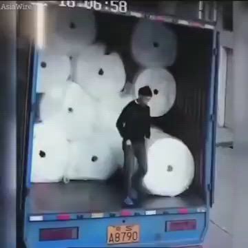 https://c.kaskus.id/media/videos/thumbnail/9me2l_thumbnail.jpg