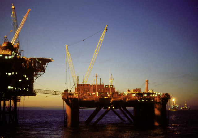 Wall Street Ditutup Menguat Untuk Hari Ketiga Didukung Menguatnya Saham Energi 
