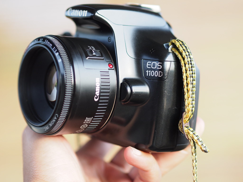 &#91;WTS&#93;CANON EOS 1100D + Kit + 50mm