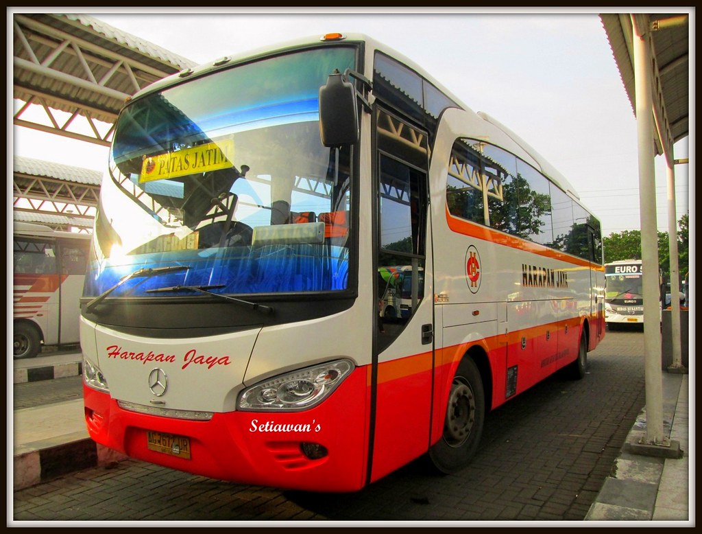 inilah-bus-bus-quotraja-jalananquot-indonesia