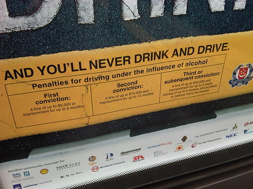 yuk-menyimak-foto-foto-wanita-dan-pria-aceh-yang-sedang-dicambuk