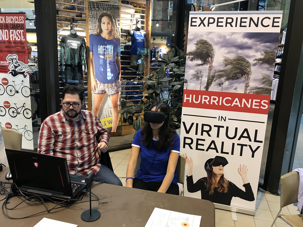 Masuki Dunia Baru Menggunakan Virtual Reality (VR)