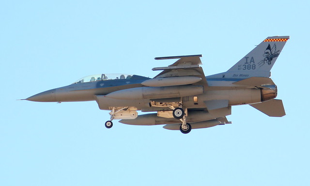 kelelahan-82-unit-f-16d-usaf-di-grounded-karena-cracks