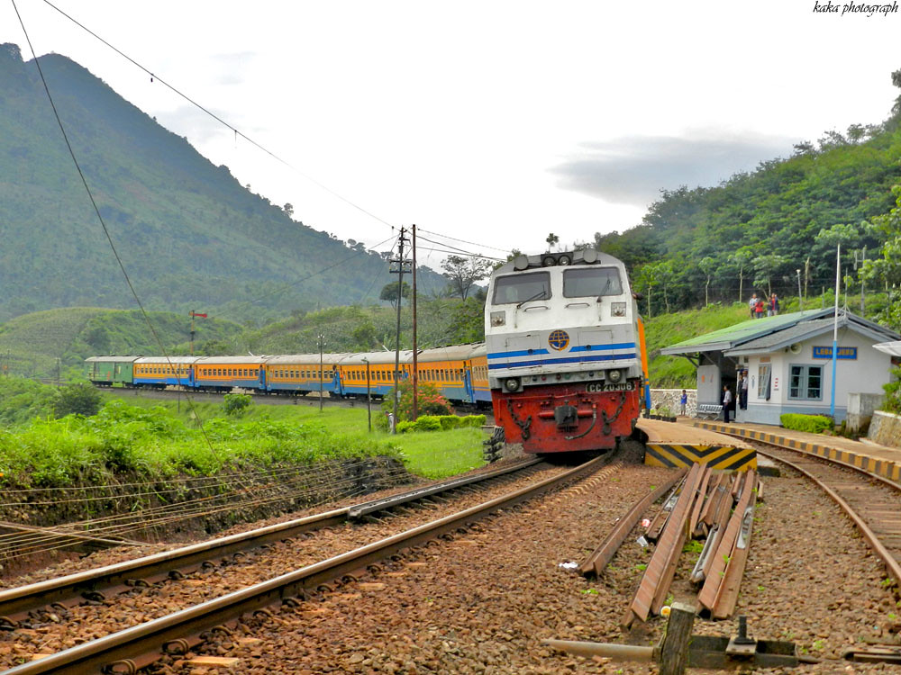 Mengenal Kereta-Kereta Komuter di Indonesia