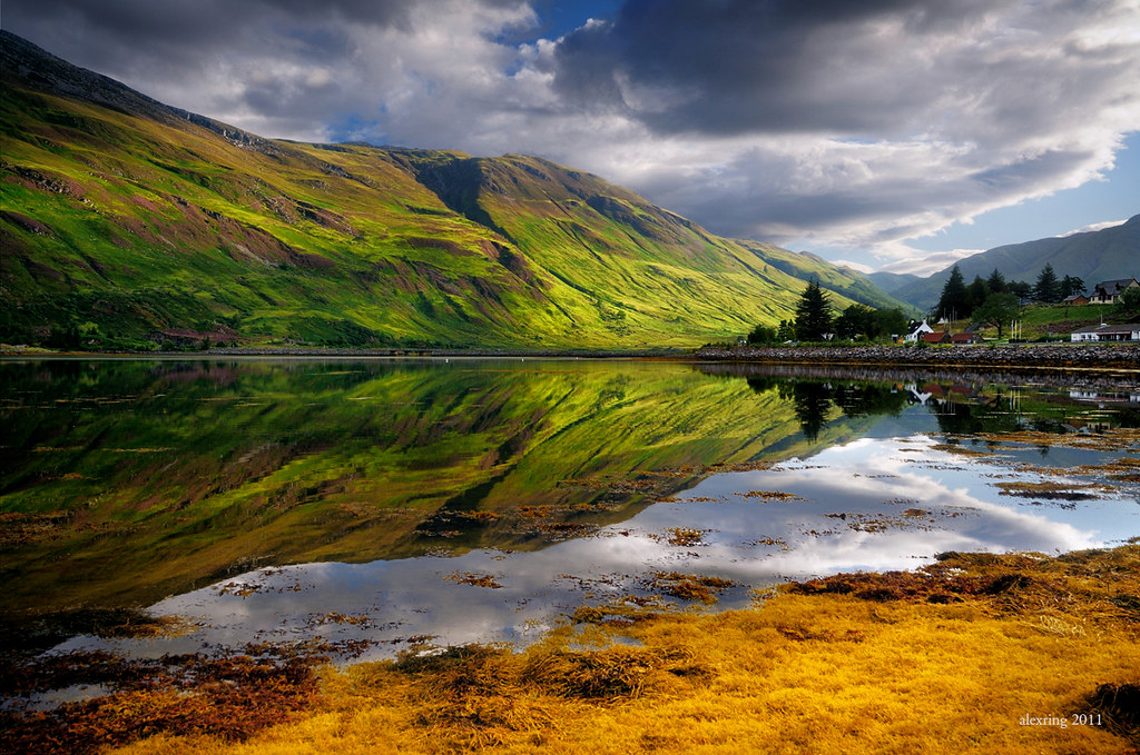 10 Most Beautiful Lake In The World 