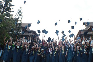 Tips Membahagiakan Orang Tua