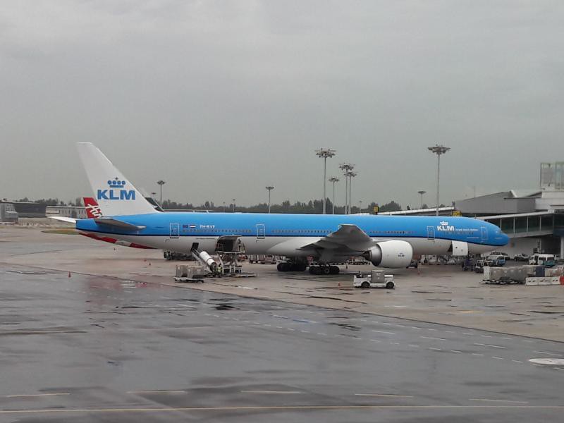 Pengalaman Pertama Naik Maskapai Belanda (KLM), Pesawat Gede Boeing 777-300ER