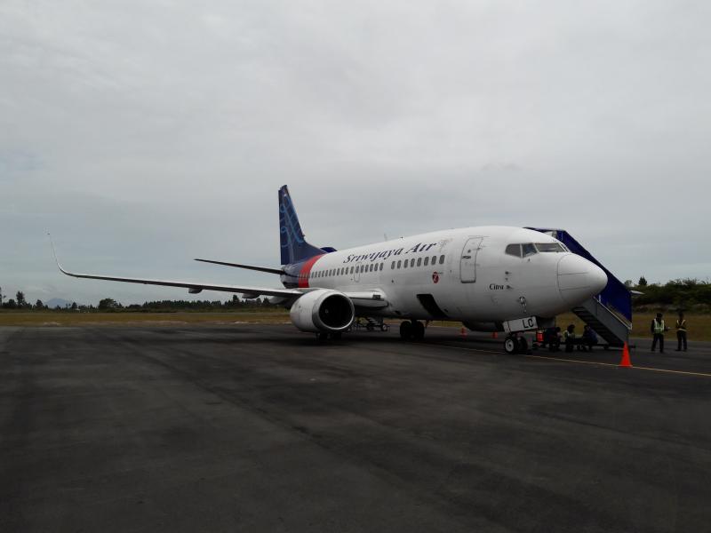 Inilah Rasanya Naik Pesawat dari BANDARA SILANGIT, Kampung Halamanku