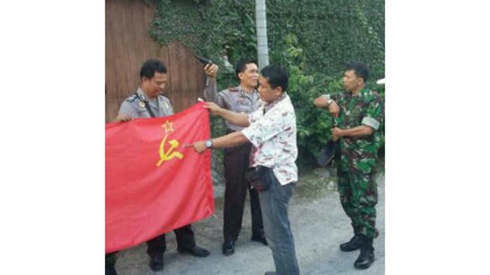 Kibarkan bendera palu-arit di vila di Bali, WN Rusia dicokok polisi