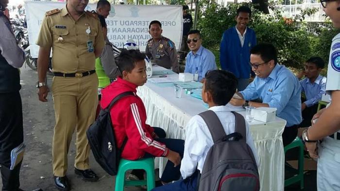 Kocaknya Jawaban Bocah Sekolah Kenapa Enggak Pakai Helm