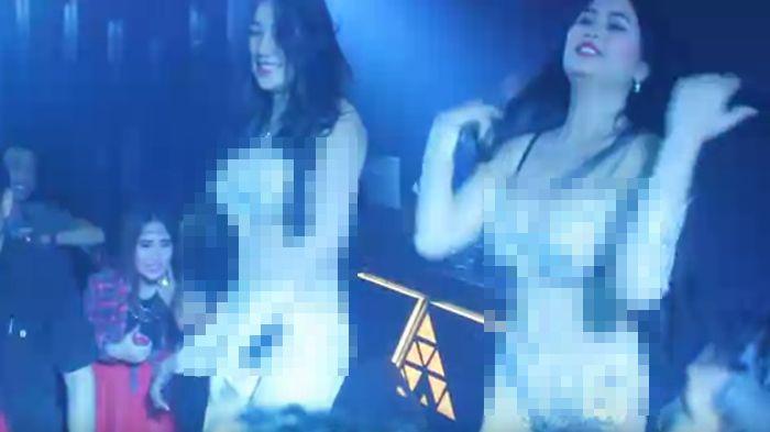 hot-wow-giliran-aksi-erotis-duo-serigala-banjir-hujatan-netizen