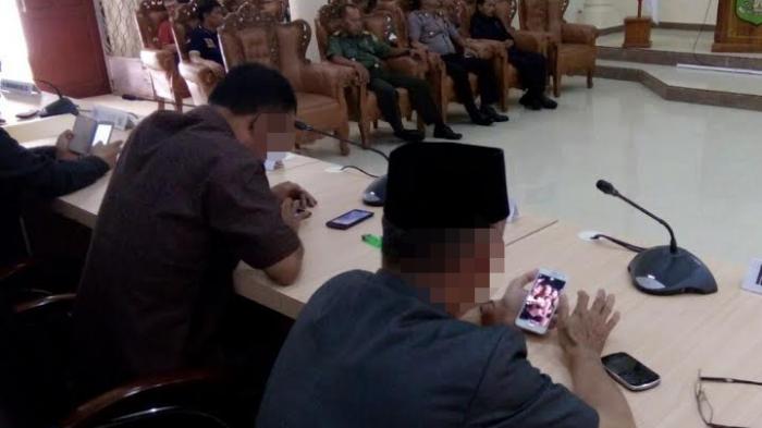 Anggota DPRD Buka Medsos Hingga Foto Wanita Seksi