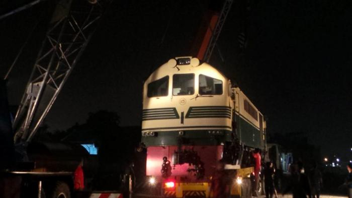 Lokomotif CC20015 dan DD5512 di pindah ke Museum Kereta Api Ambarawa