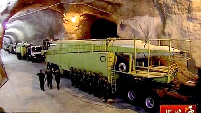 iran-pamer-rudal-pemusnah-yang-tersimpan-di-terowongan