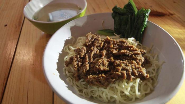 &#91;NENDANG gan!!&#93;Rasakan Mi Rendang dengan Rasa Nendang di She Cafe