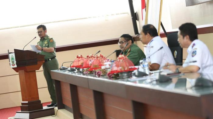 30-km-jalur-kereta-api-sulsel-sudah-dibebaskan