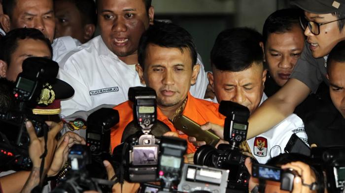Hadapi Kasus Bansos Sendirian, Mas Gatot Gejala Stroke