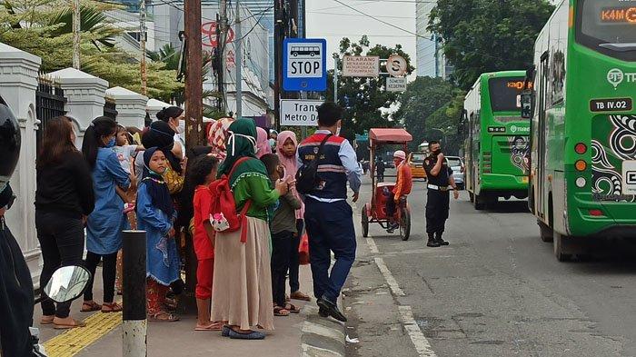 Inilah Medan, Plang Halte Pun Bisa Hilang Diduga Digonikan Maling