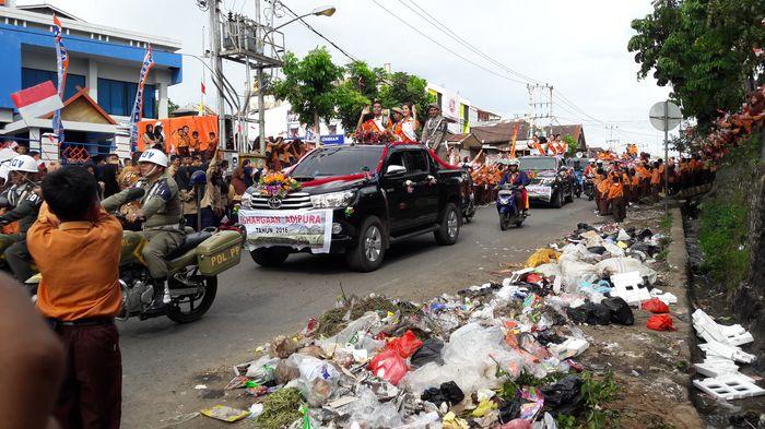 arak-arakan-adipura-di-pagaralam-disambut-tumpukan-sampah-di-tepi-jalan