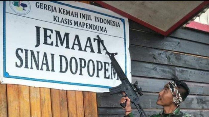 VIRAL Foto Prajurit TNI Arahkan Senjata ke Gereja di Nduga Papua, Ini Penjelasan