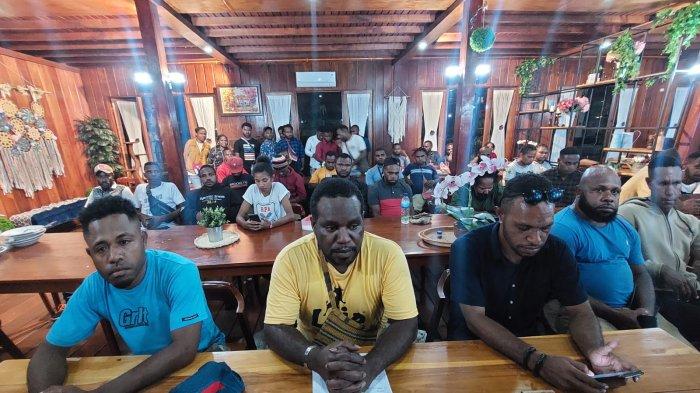KPK Duga Demo 'Save Lukas Enembe' di Papua Dikondisikan